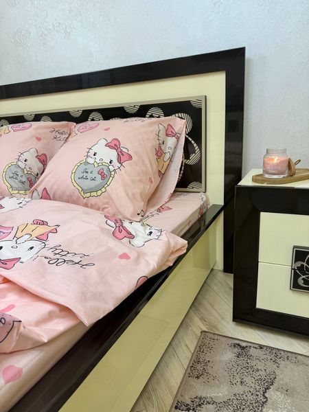 Детское постельное бельё из хлопка Бязь Gold Хелоу Китти/Hello Kitty розовое Полутораспальный размер Кітті рожева  фото