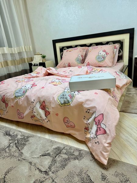 Детское постельное бельё из хлопка Бязь Gold Хелоу Китти/Hello Kitty розовое Полутораспальный размер Кітті рожева  фото