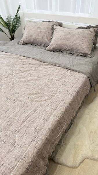 Постельное бельё из хлопка муслин жатка с летним одеялом с рюшками Colorful Home серое Евро размер Сіра/Сіро-бежева  фото