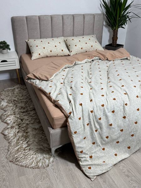 Постельное бельё из хлопка муслин жатка с простынью на резинке Colorful home бежевое/светло-бежевое сердечки Двухспальный размер BEG_SVITLUYBEG_SERDECHKU фото