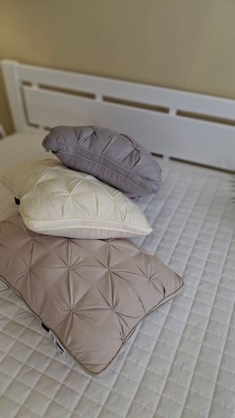 Подушка анатомічна "Тісто/Зефірка" молочна new ТМ Colorful home 50*70 см MOLOCHNA фото
